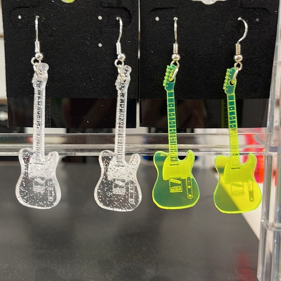 Guitar Shaped Earrings like a Telecaster - Picture 4 of 7